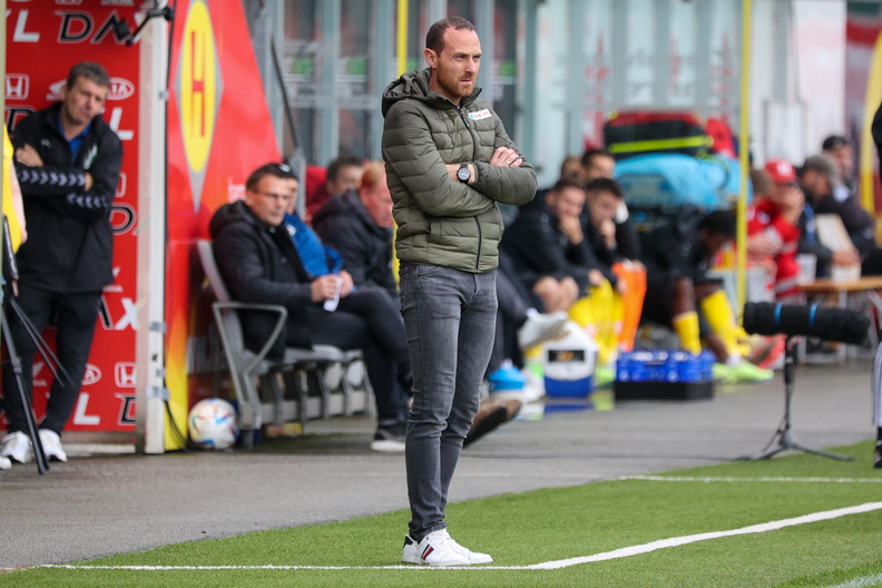 02.10.2022, AUT, Ried, SV Ried vs Altach, Bundesliga Grunddurchgang, Im Bild Christian Heinle (Trainer SVR), Photocredit R.Schröckelsberger BLG-2223-R10-SVR-ALT-9.jpg
