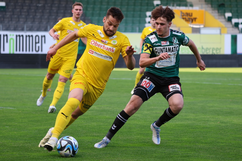 24.05.2024, AUT, Ried, Junge Wikinger vs UVB Vöcklamarkt, Regionalliga Mitte, Im Bild: Umberto Gruber (Vöcklamarkt), Daniel Wimmer (Ried), Fotocredit Reinhard Schröckelsberger SVR-R28-JungeWikinger-Vöcklamarkt-3.jpg