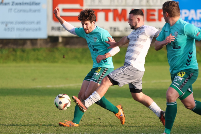 03.11.2024, AUT, Hohenzell, SV Hohenzell vs SPG Weißkirchen, Bezirksliga Süd, Fotocredit Reinhard Schröckelsberger BLs-2425-R12-Hohenzell-Weißkirchen1b-15.jpg